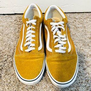 Mens 10.5 women’s 12 old skool vans yellow